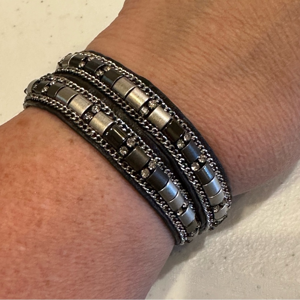 Stella & Dot “Cady” leather wrap bracelet black, silver gunmetal beads crystals